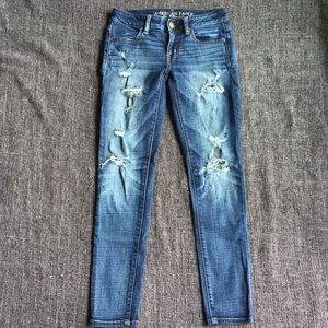 AE Distressed Jegging